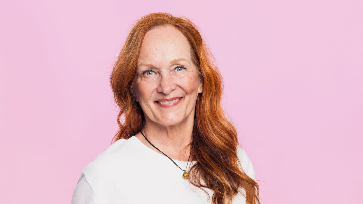 Meikkihuolesi on kuultu! Täydellisesti hoitava, peittävä tai heleyttävä meikkivoide - ihosi ei ole koskaan ennen näyttänyt näin hyvältä